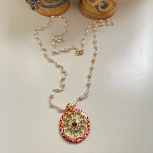 Collar Rueda Caltagirone con Perlas de Río